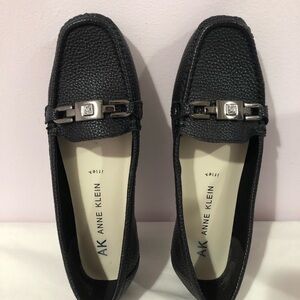 Anne Klein Black Loafers for Women used size 9